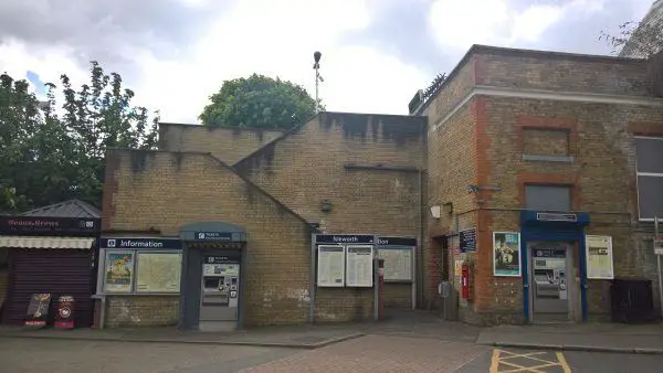 Isleworth station